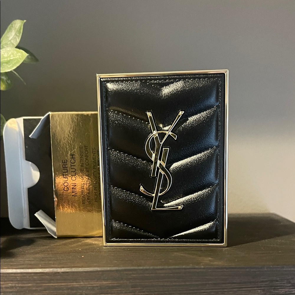 Yves Saint Laurent Gold Couture Mini Clutch Eye Shadow Palette